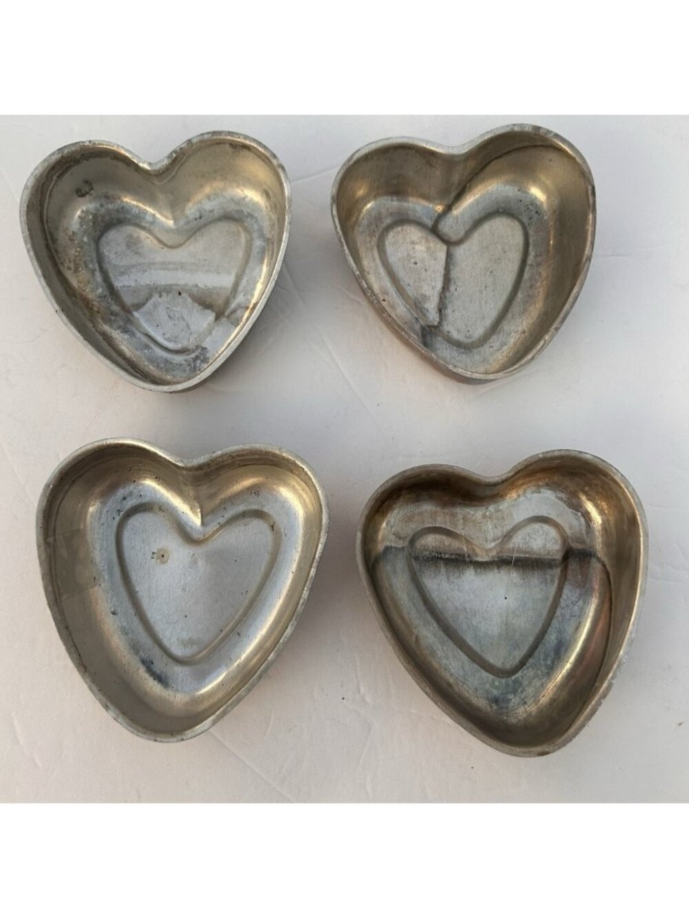 Vintage Set of 4 Aluminum Heart Baking Molds Pans Muffins Tarts Jello Molds